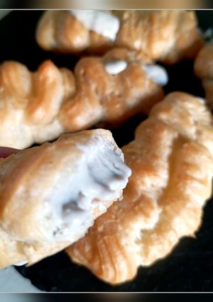 Закусочні еклери з оселедцево-сирним кремом