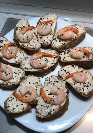 Канапе з креветками