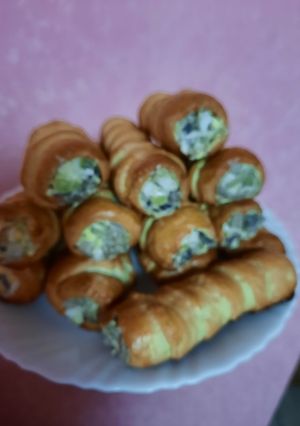 Закусочні трубочки з грибами